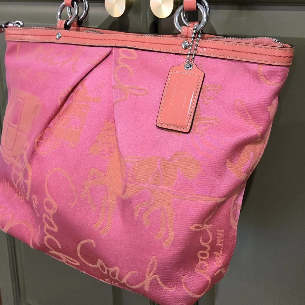 C- Coach rare pink peachy/orange Horse Carriage Pleated Tote Shoulder Bag F… - Picture 3 of 10